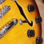 Guitarra Eléctrica Semi-Hollow Smiger Sunburst - Imagen 2