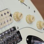 Guitarra Eléctrica ST Pro Smiger Vintage White Alnico 5 - Imagen 3